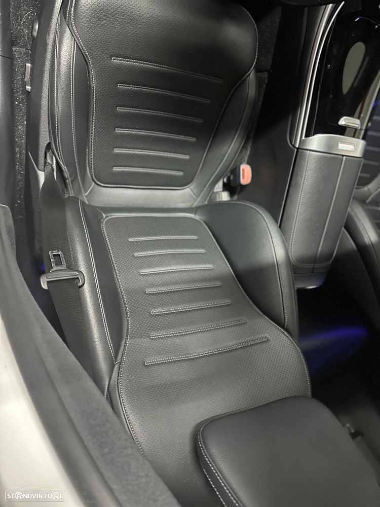 Mercedes-Benz C 300 de AMG Line - 13