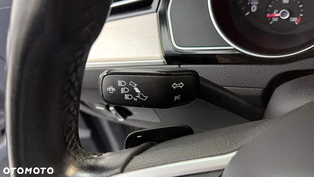 Volkswagen Passat 2.0 TDI Elegance DSG - 26