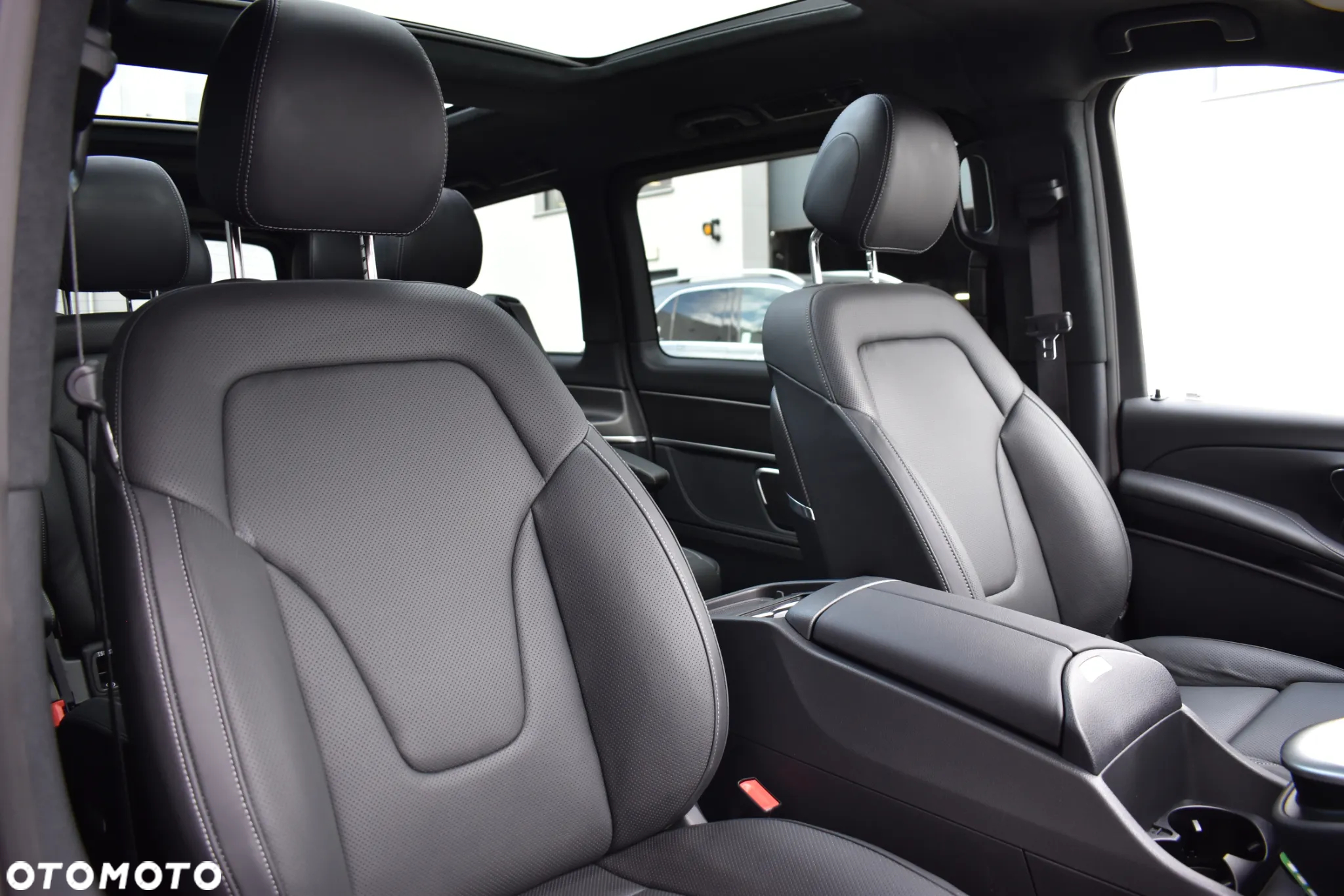 Mercedes-Benz Klasa V 300 d extralang 4Matic 9G-TRONIC Exclusive - 16
