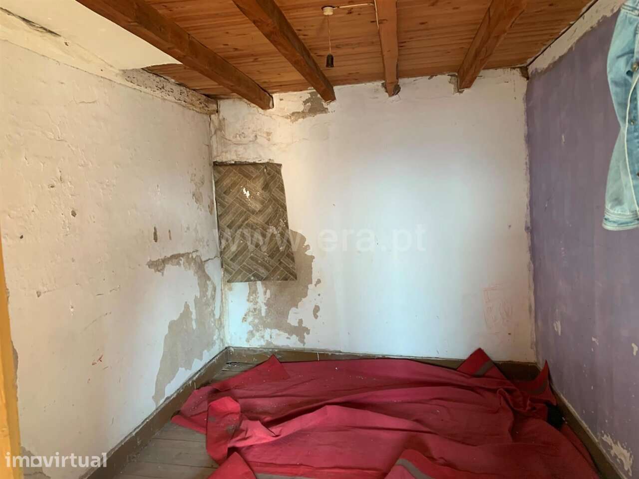 Moradia T2 / Fundão, Telhado - Grande imagem: 2/14