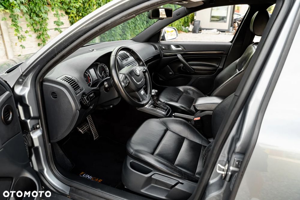Skoda Octavia 2.0 TSI DSG RS - 18