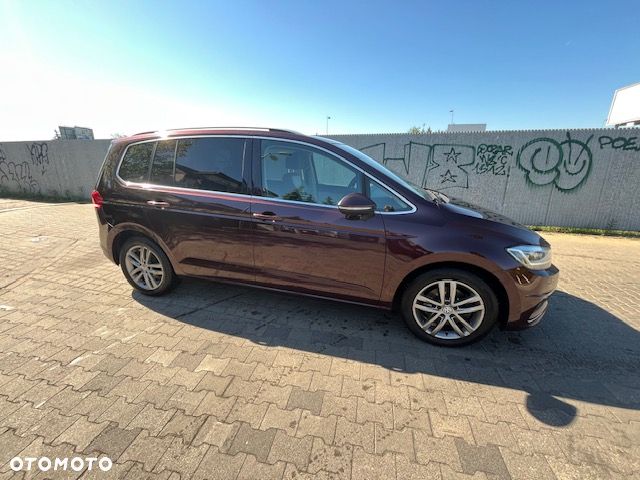 Volkswagen Touran - 10
