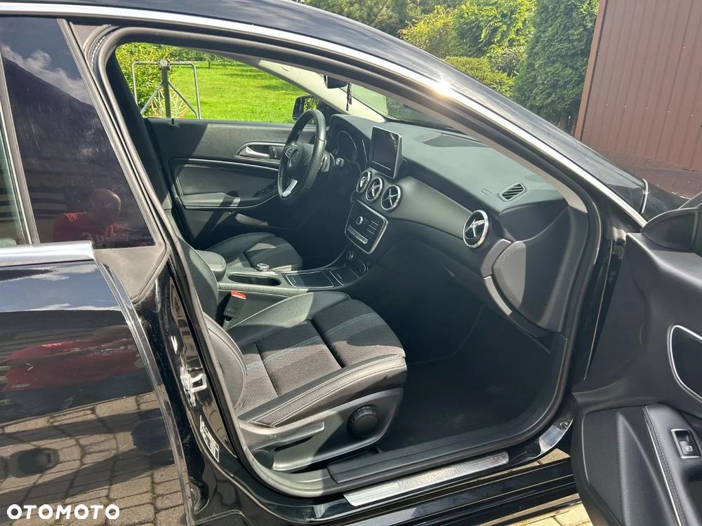 Mercedes-Benz CLA 180 d 7G-DCT - 7