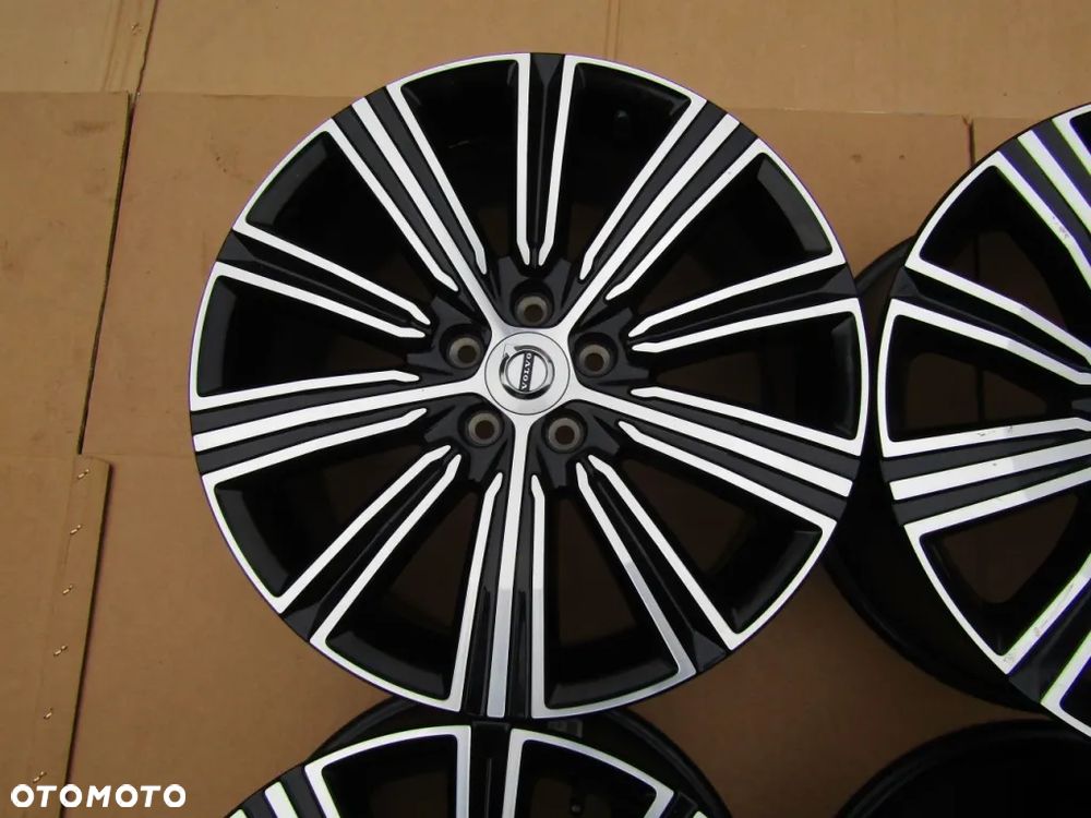 4x Felgi 18 Volvo S40 V60 S90 V90 C30 S60 XC40 XC60 8j 5x108 ET42 - 8