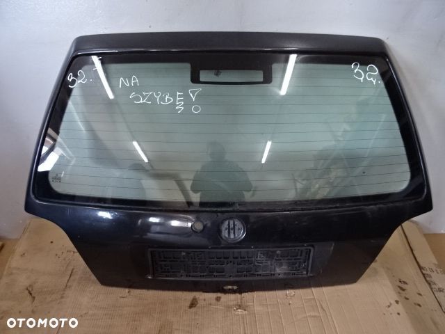 SZYBA KLAPY TYŁ TYLNA BAGAŻNIKA VW GOLF III HB 5D LAK:LC9Z NR32 - 2