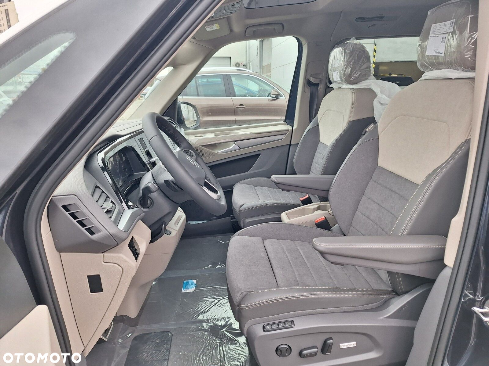 Volkswagen Multivan - 14
