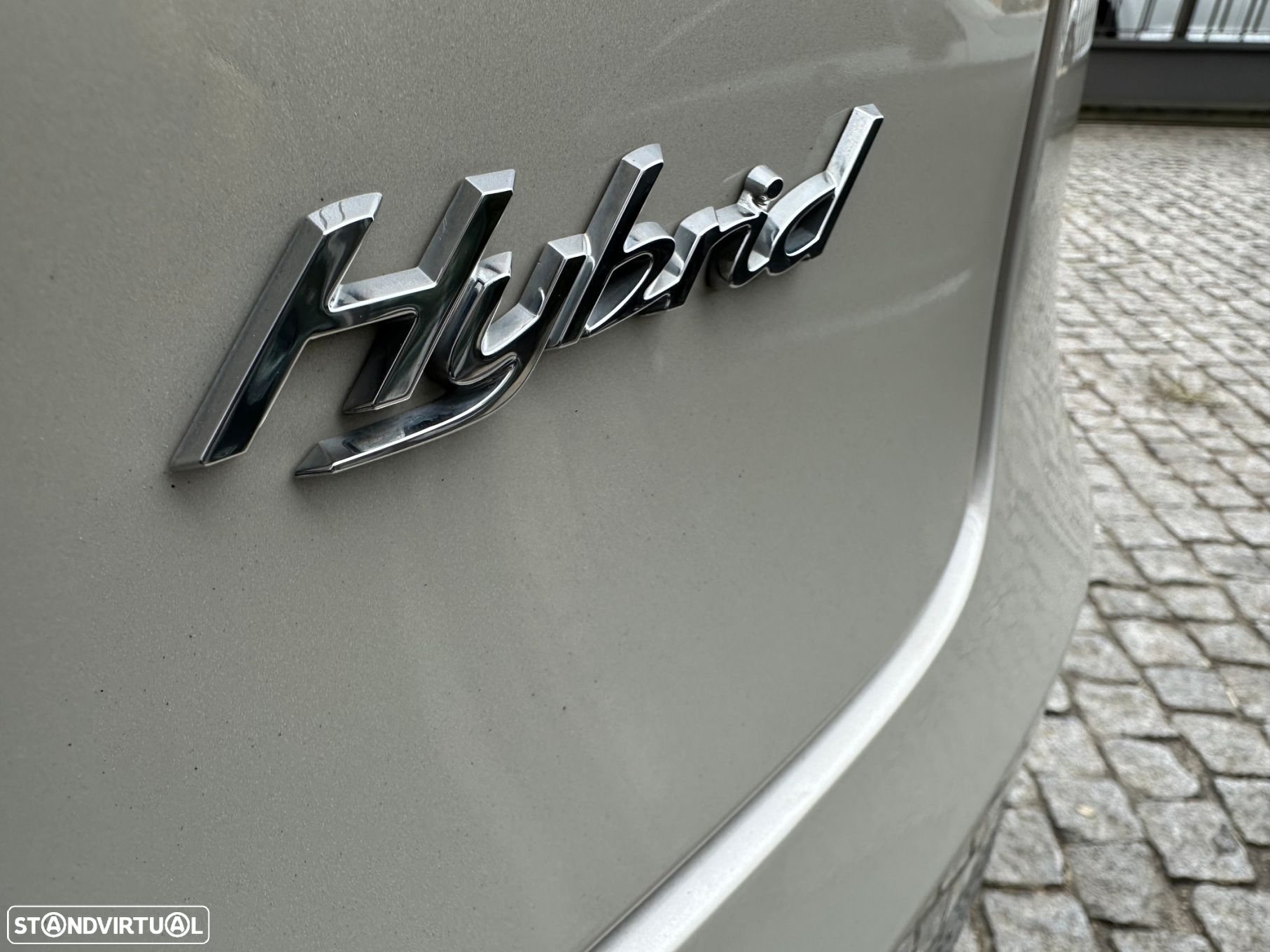 Bentley Bentayga Hybrid - 17