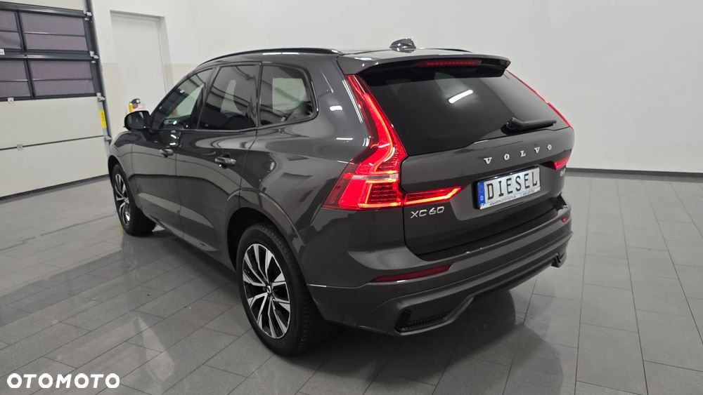 Volvo XC 60 B4 D AWD Plus Dark - 4