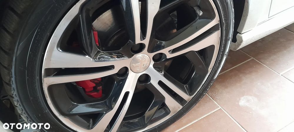 Peugeot 208 1.6 e-THP GTi S&S - 28