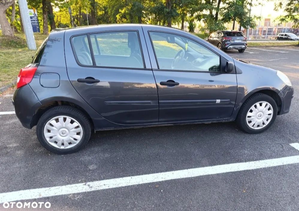 Renault Clio 1.2 16V Authentique - 3