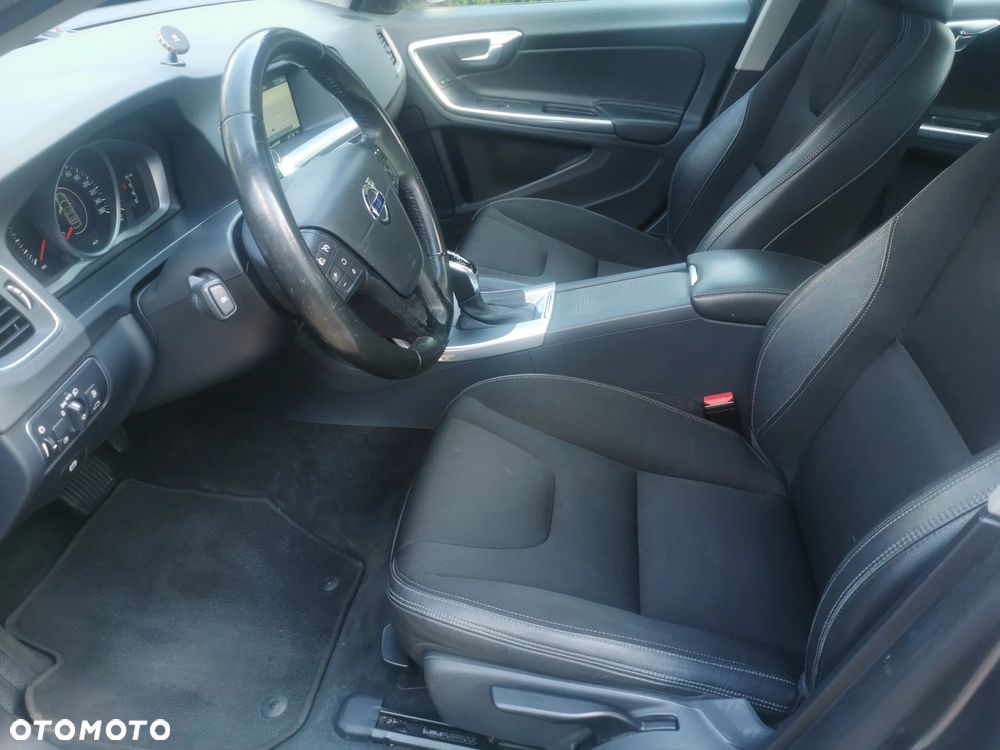 Volvo S60 D3 Geartronic Momentum - 9