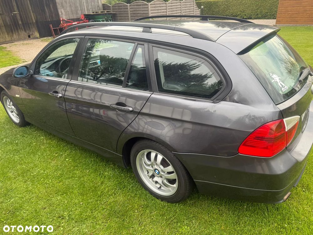 BMW Seria 3 318i - 9