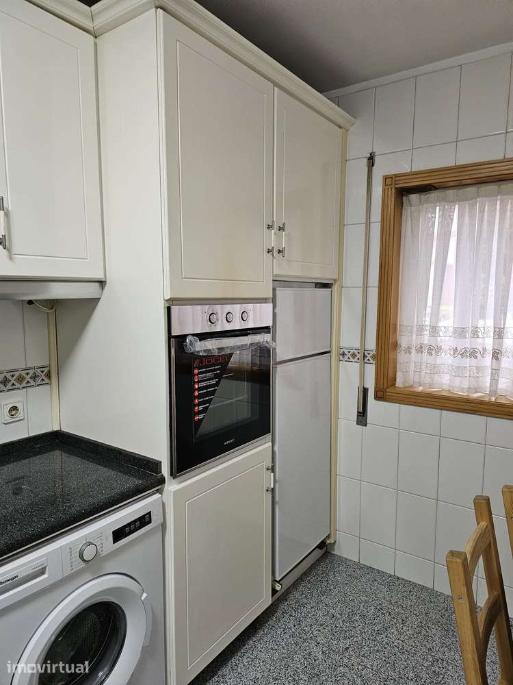 Quarto - Guimarães (Urgezes) - Com despesas incluídas - Grande imagem: 4/10