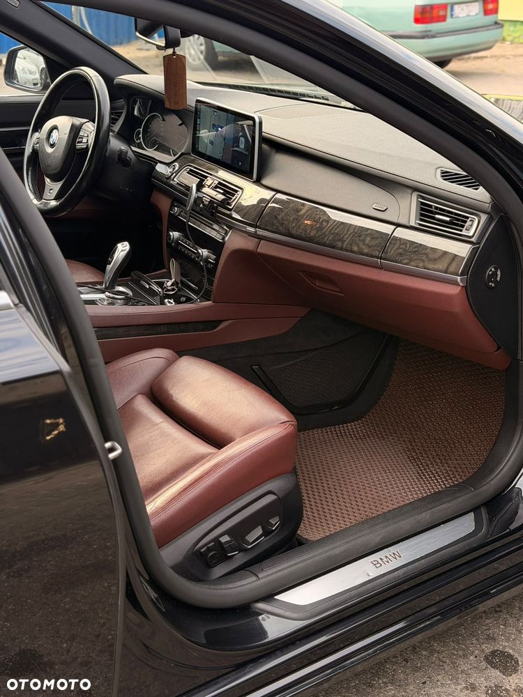 BMW Seria 7 730d xDrive - 16