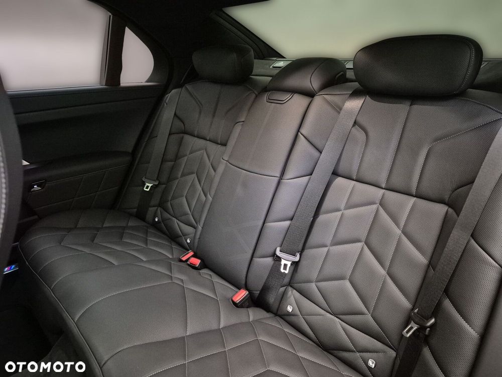 BMW Seria 7 - 18