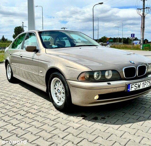 BMW Seria 5 525i - 4