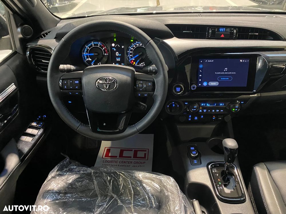 Toyota Hilux 2.8D 204CP 4x4 Double Cab AT MHEV Invincible - 13