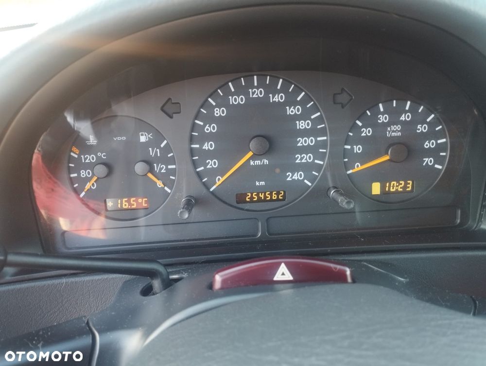 Mercedes-Benz ML 500 - 8