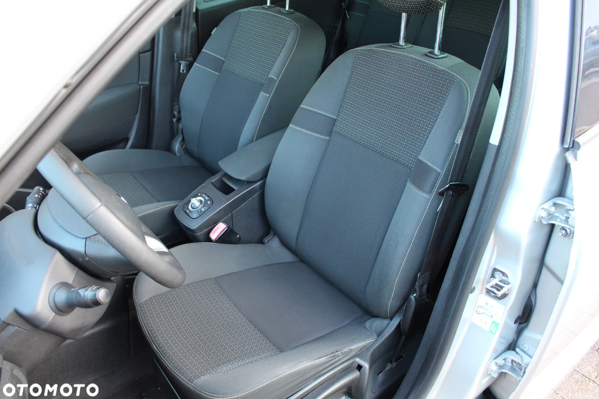 Renault Scenic 1.6 16V 110 Dynamique - 10