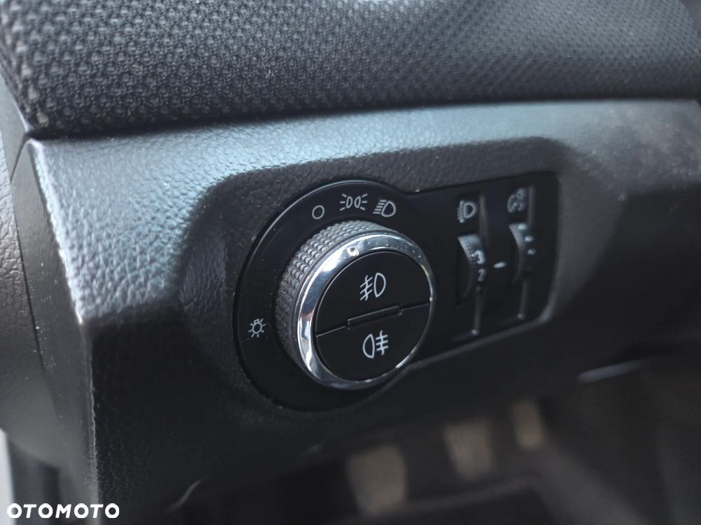 Chevrolet Cruze 1.6 - 18