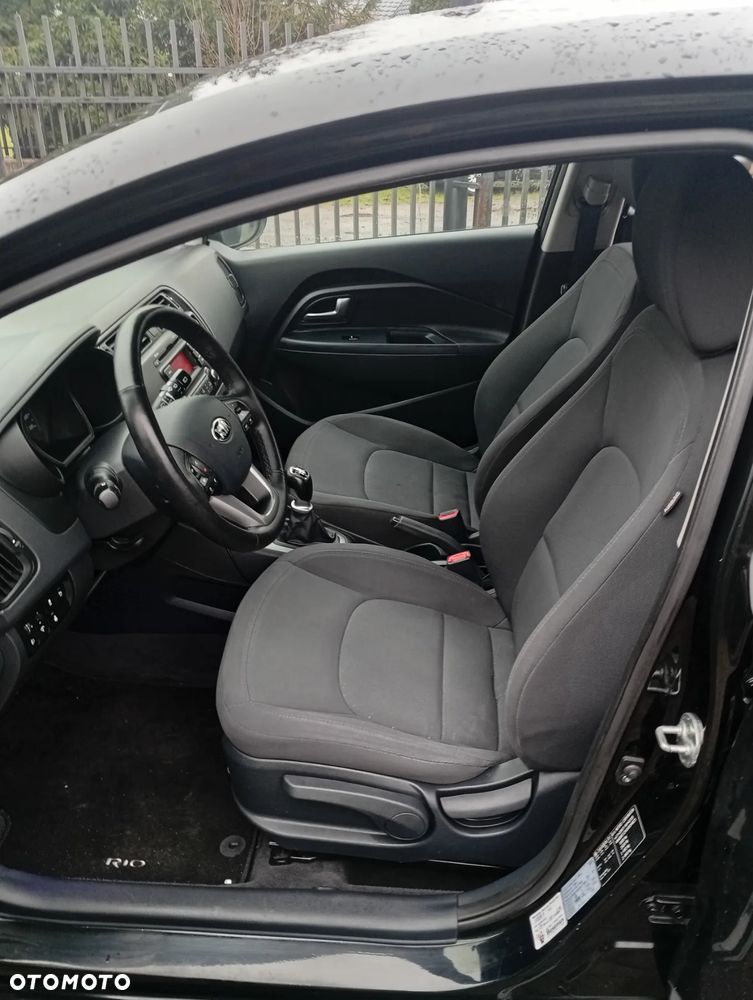 Kia Rio 1.4 Fifa World Cup Edition - 25