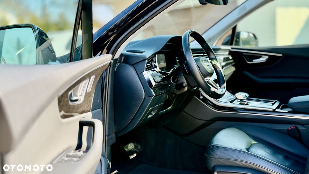 Audi Q7 55 TFSI quattro tiptronic S line - 13