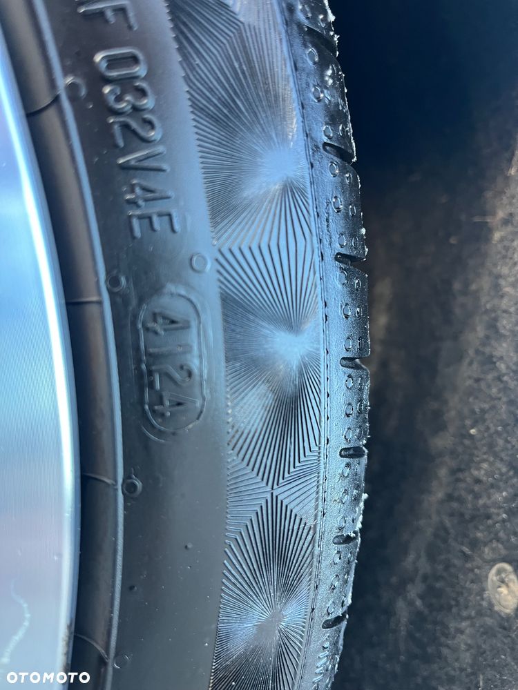 Volkswagen Golf 2.0 TDI BlueMotion Technology DSG Highline - 38