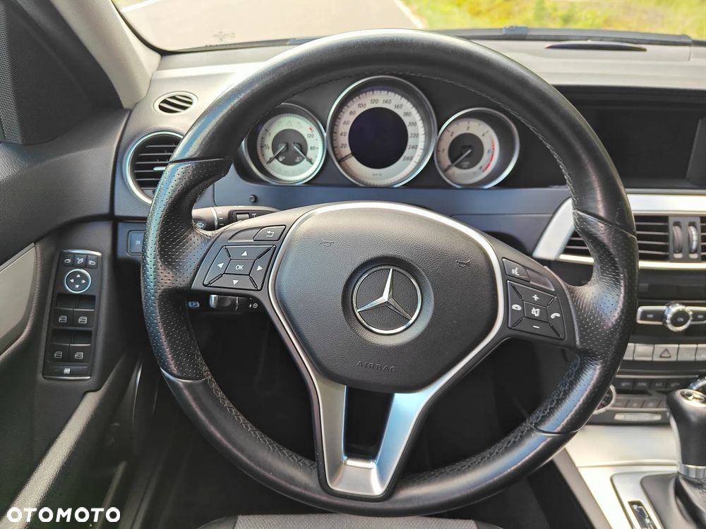 Mercedes-Benz Klasa C 200 CDI DPF (BlueEFFICIENCY) 7G-TRONIC Avantgarde - 26