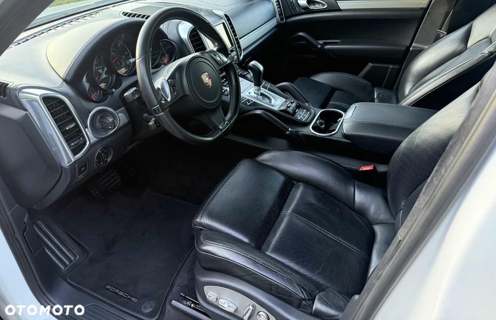 Porsche Cayenne - 23