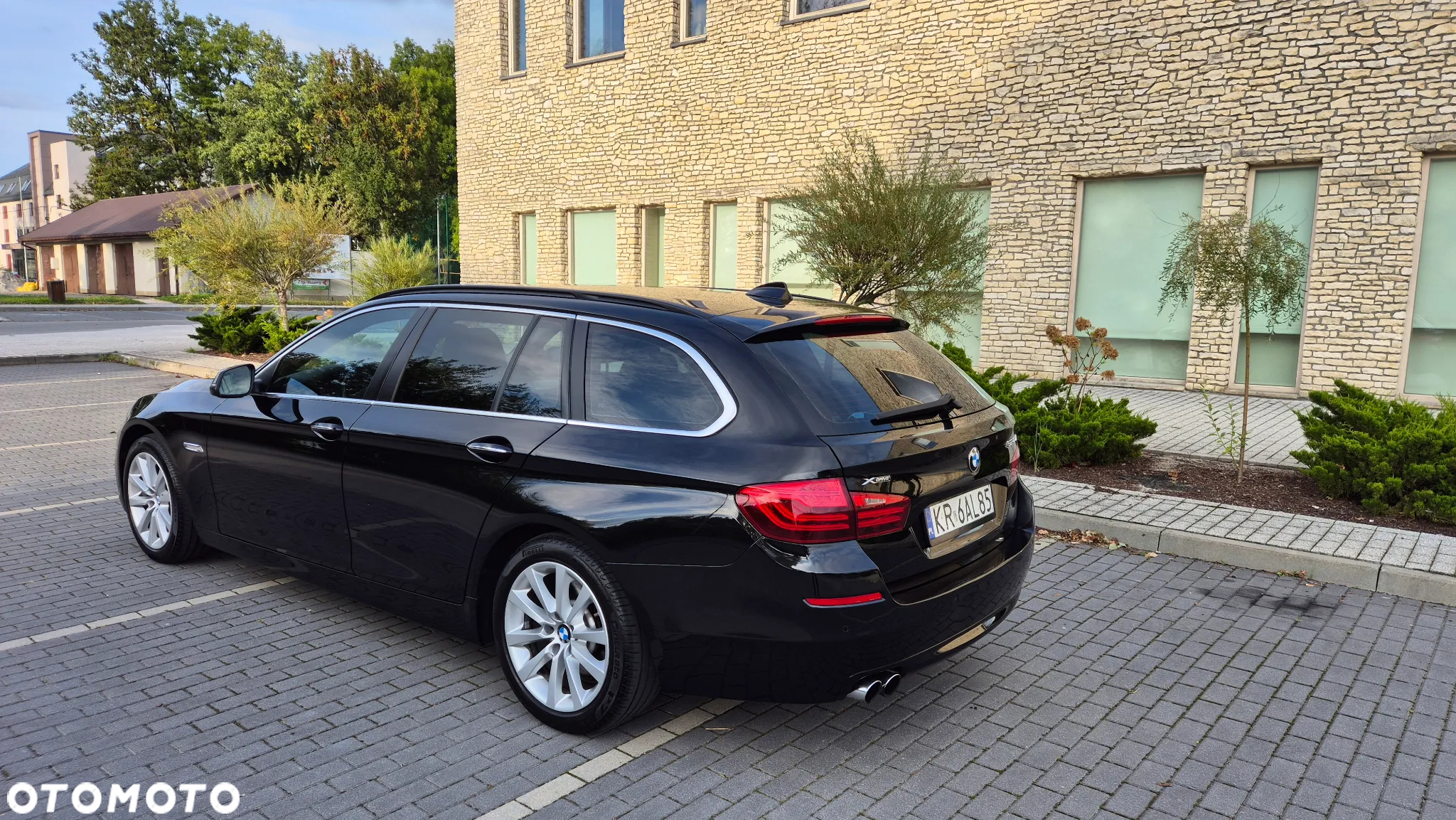BMW Seria 5 520d xDrive Touring - 2