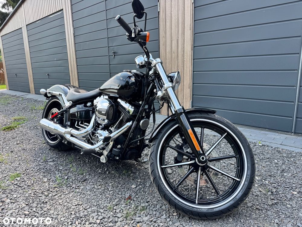 Harley-Davidson FXSB Breakout - 3