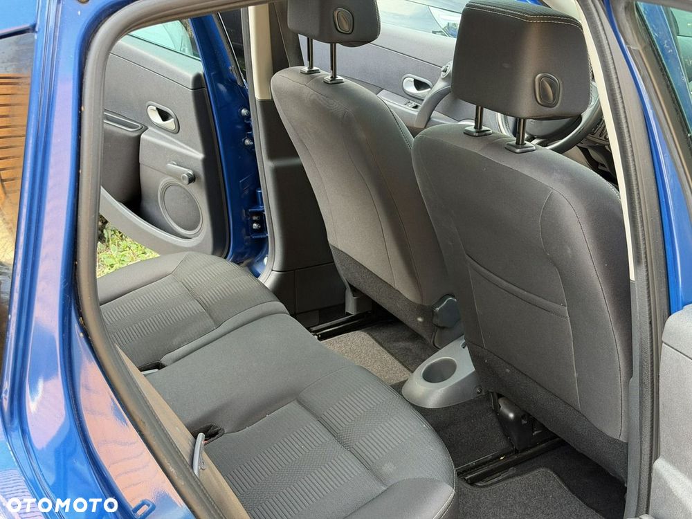 Renault Clio - 18