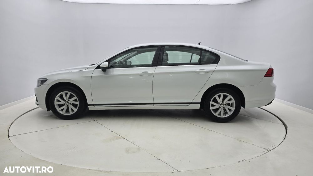 Volkswagen Passat 2.0 TDI DSG Comfortline - 9
