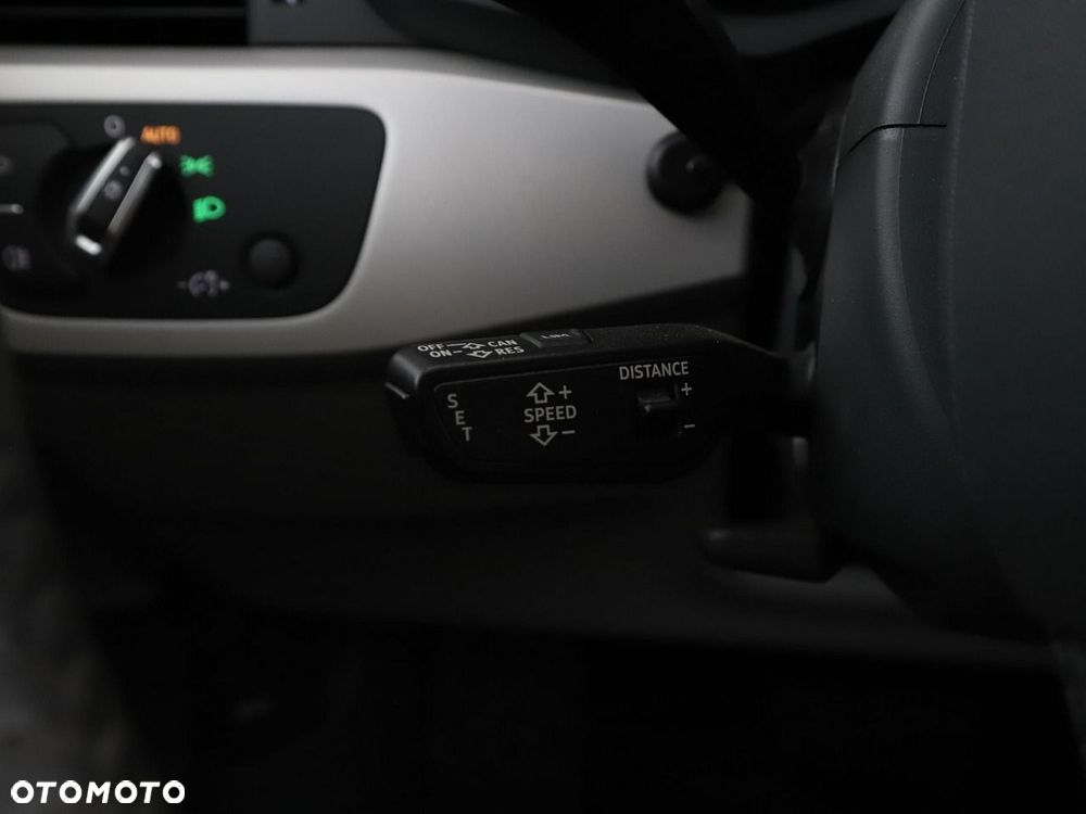 Audi A4 Avant 35 TDI S tronic - 33