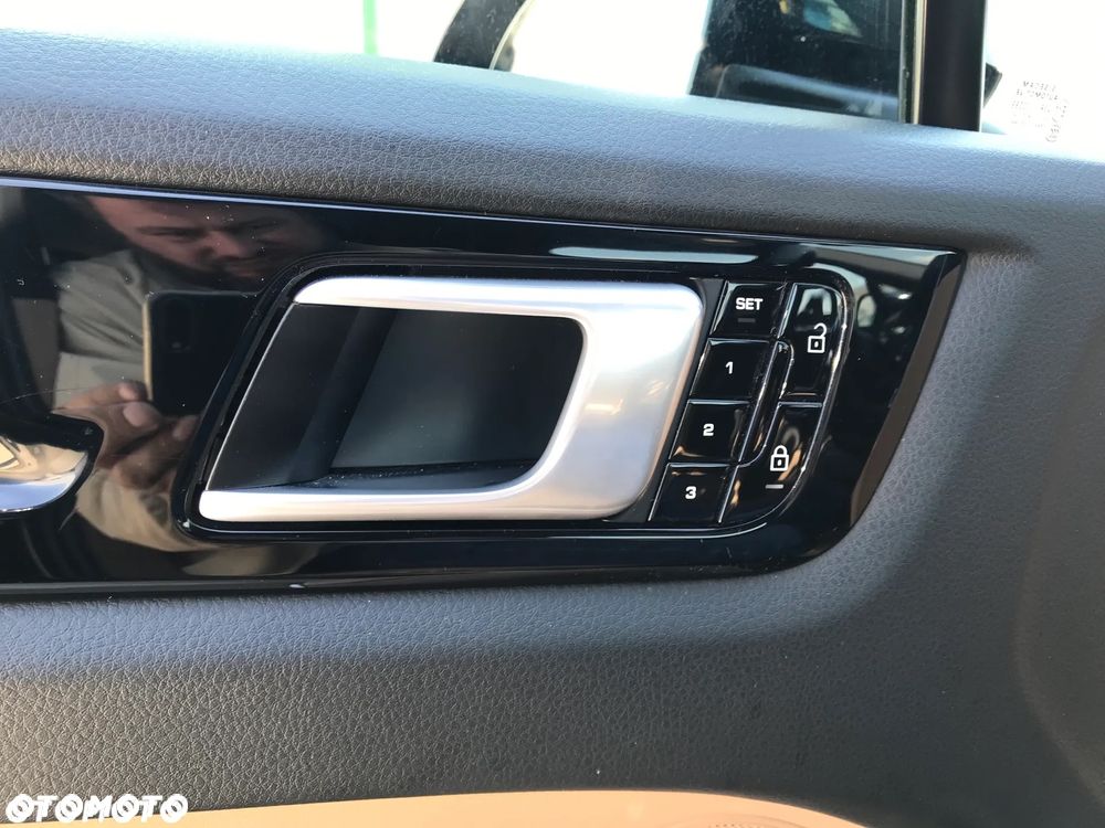 Porsche Cayenne Platinum Edition - 35