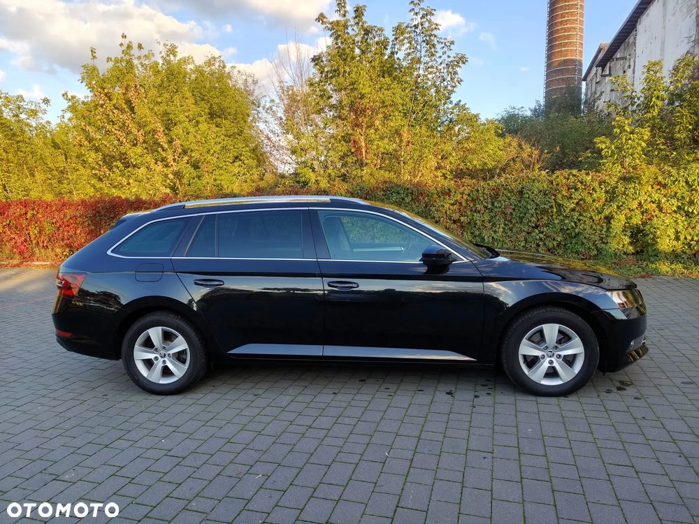 Skoda Superb Combi 2.0 TDI DSG Active - 2