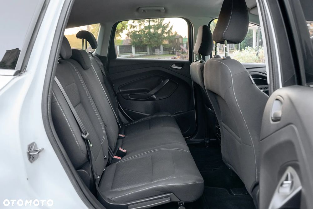 Ford Kuga - 31