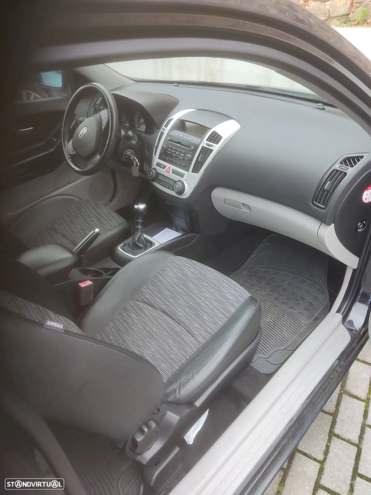 Kia Ceed S Coupé 1.6 CRDi EX - 15