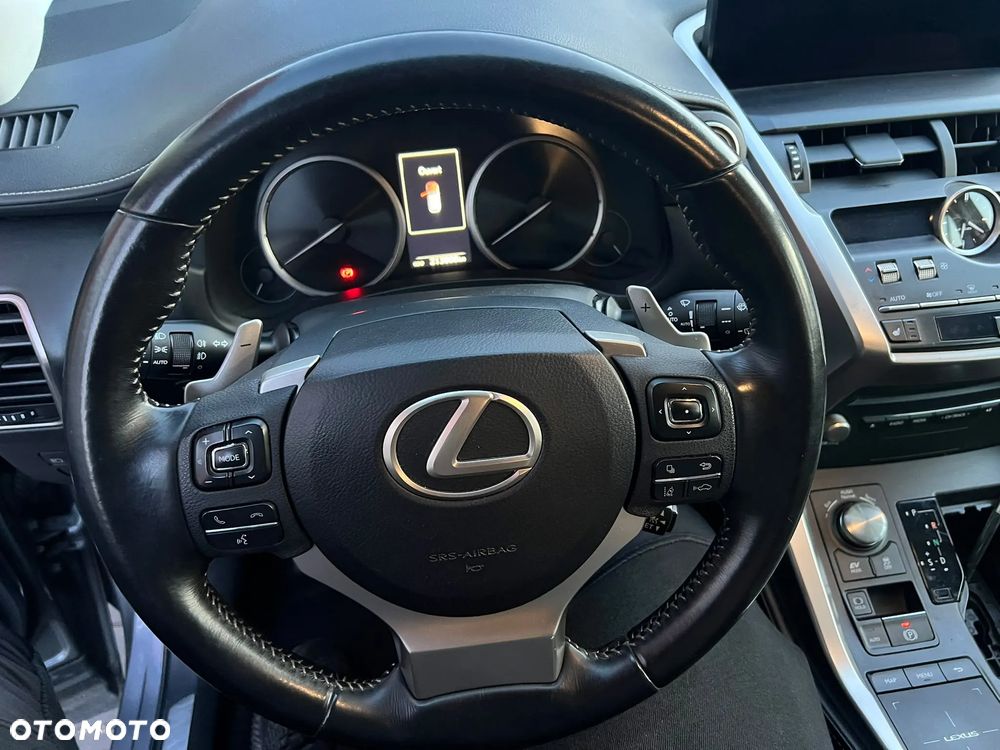 Lexus NX 300h - 16
