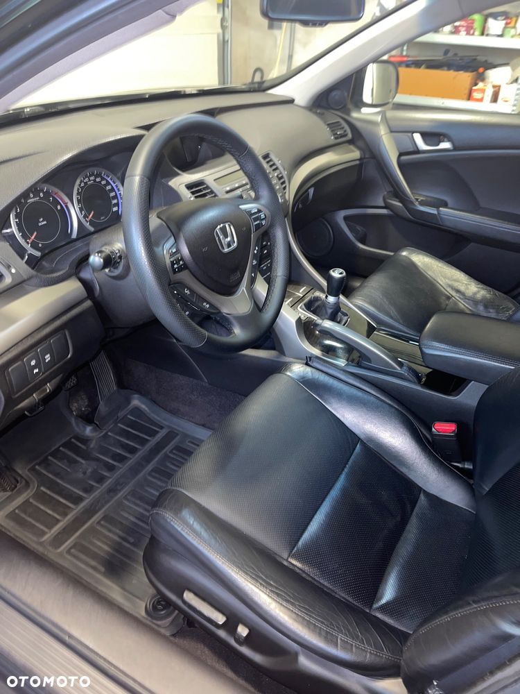 Honda Accord 2.0 Executive Nav - 21