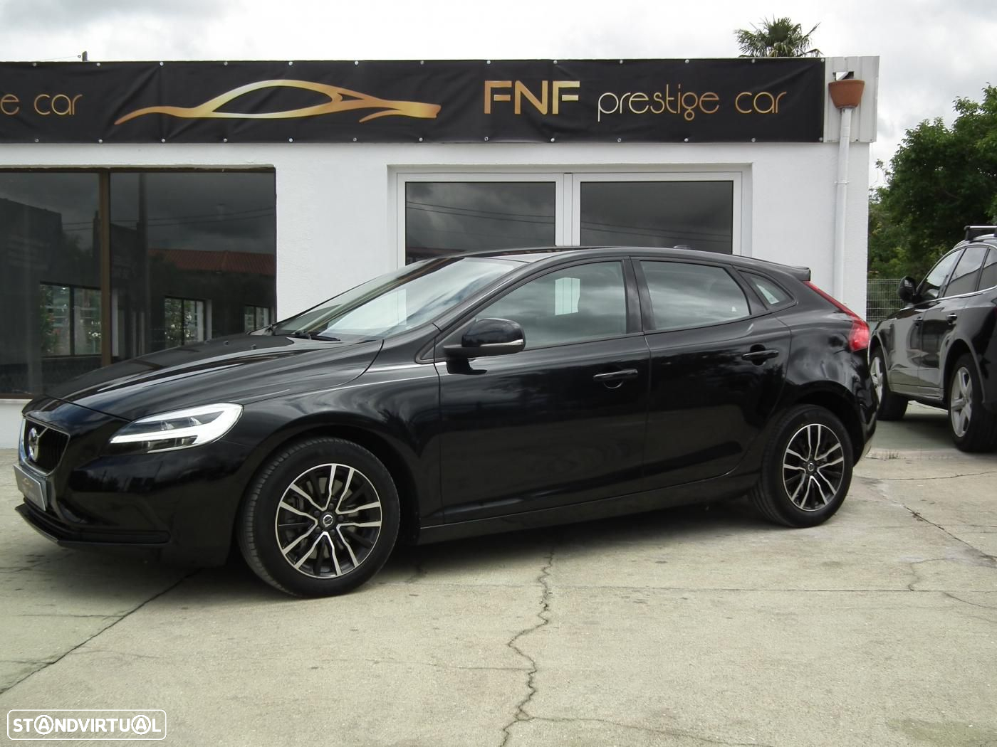 Volvo V40 2.0 D3 Momentum - 3