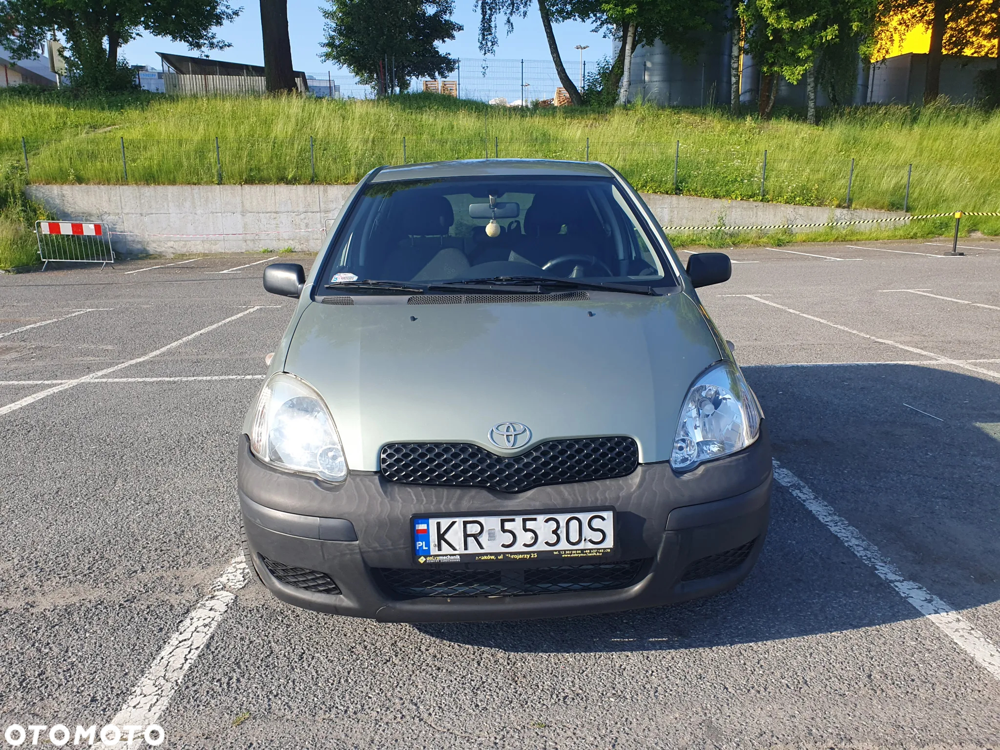 Toyota Yaris 1.0 Base - 2