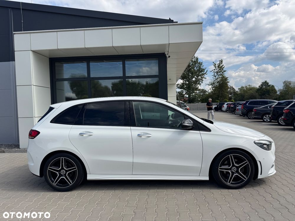 Mercedes-Benz Klasa B 200 d AMG Line 8G-DCT - 2