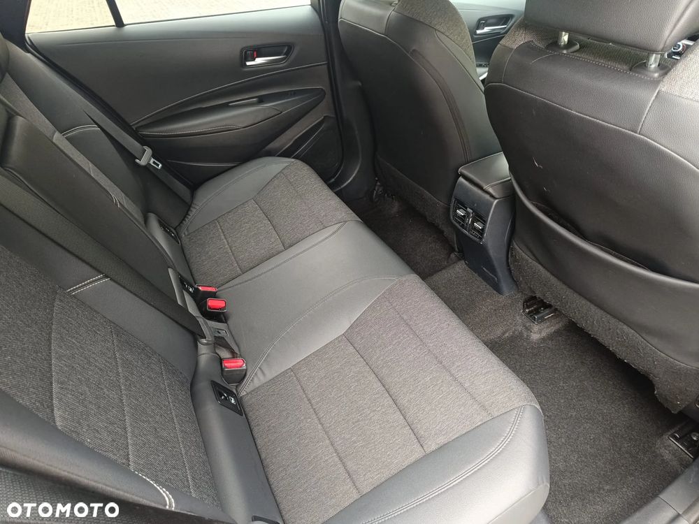 Toyota Corolla - 17