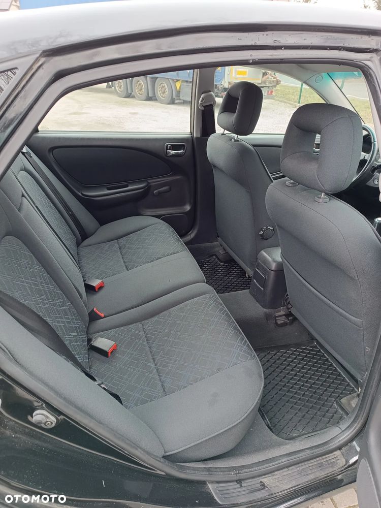 Toyota Avensis 1.8 VVT-i Terra Plus - 17