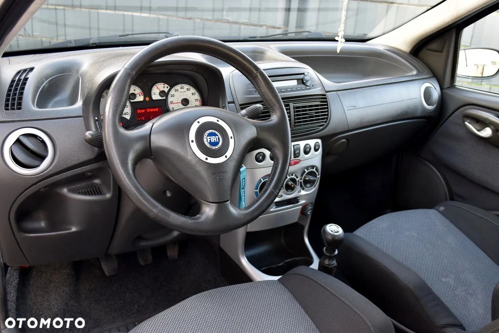 Fiat Punto 1.4 16V Sporting - 31