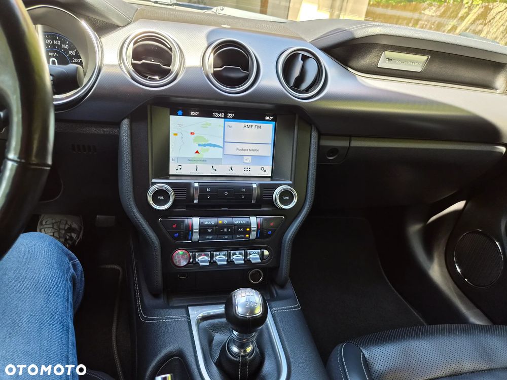 Ford Mustang - 18