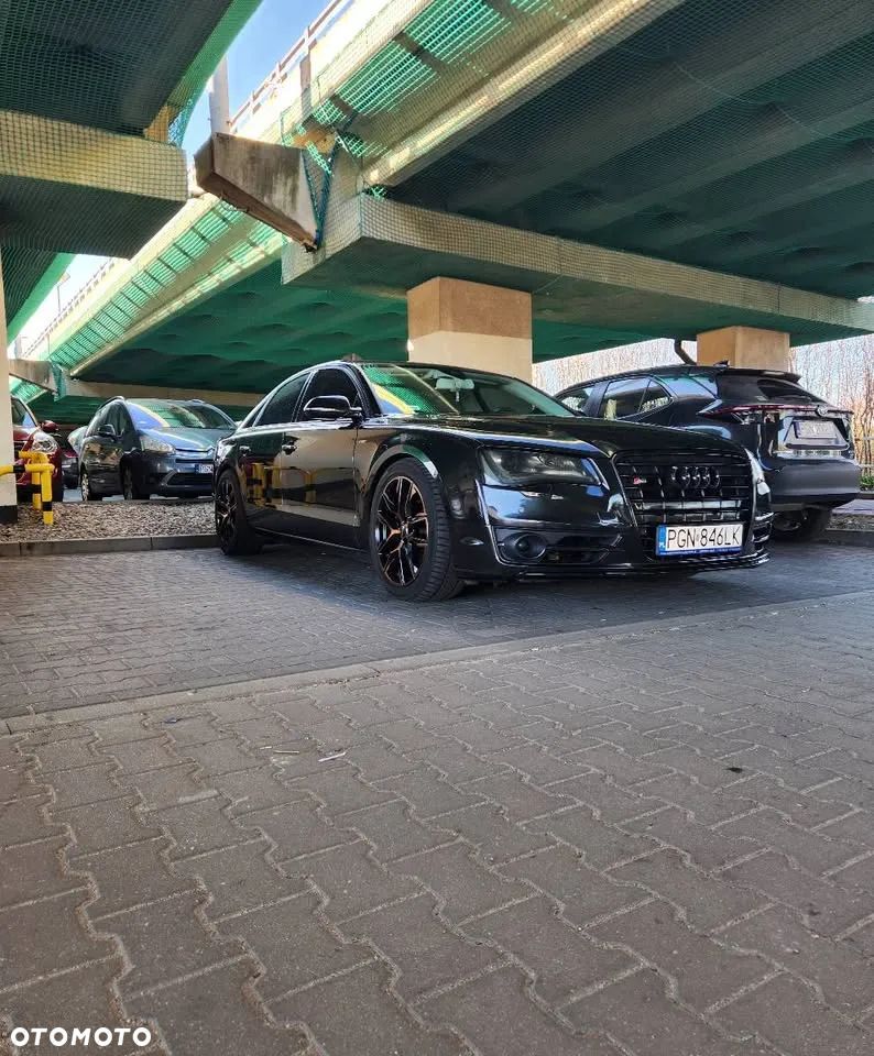 Audi A8 4.2 FSI L Quattro - 2