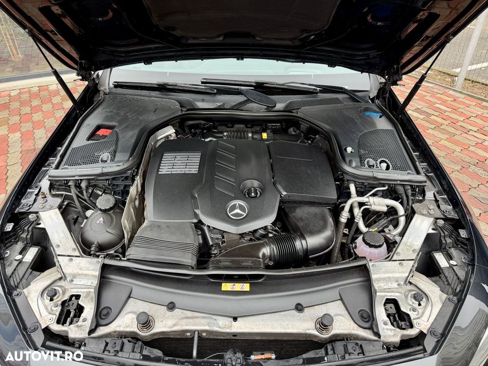 Mercedes-Benz CLS 300 d 4Matic 9G-TRONIC AMG Line - 24