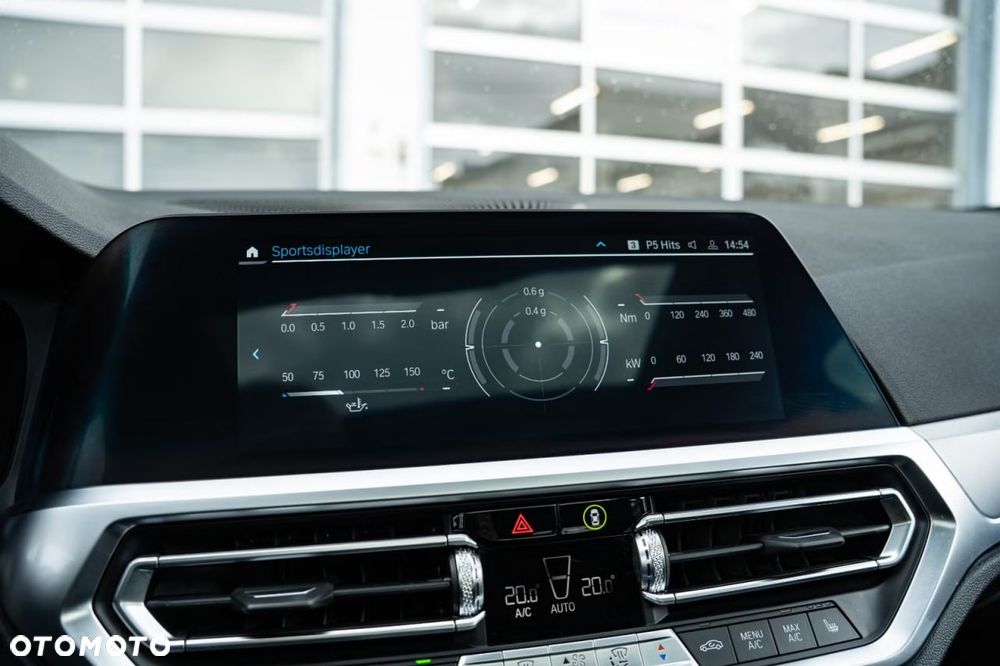 BMW Seria 3 330e xDrive - 22